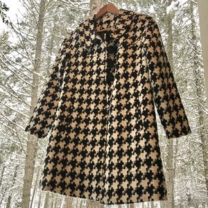 Black & White Plaid Coat..fully lined “likeNEW”